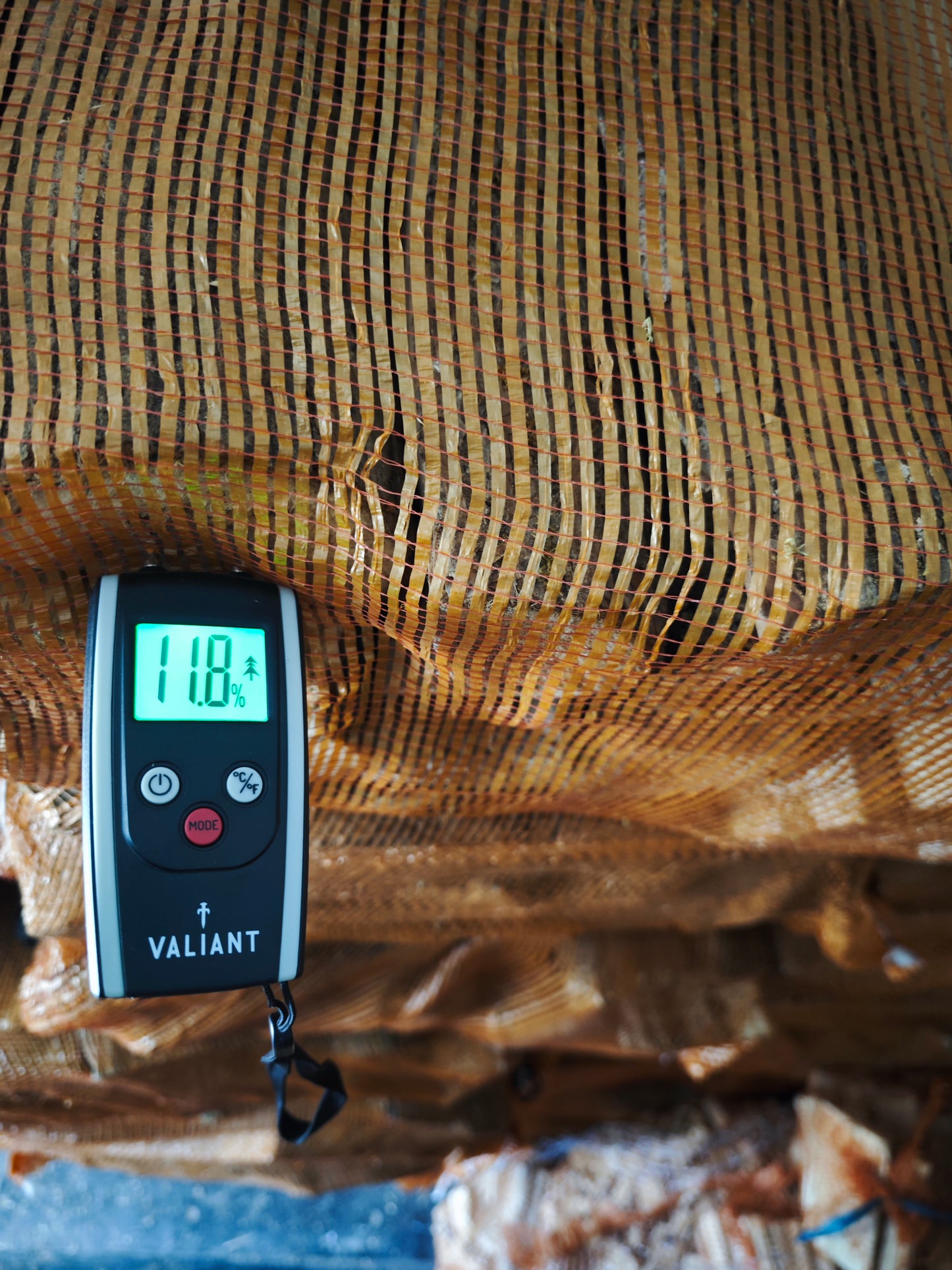 Kiln Dried Hardwood Logs - 30l Net- Pallet Deals